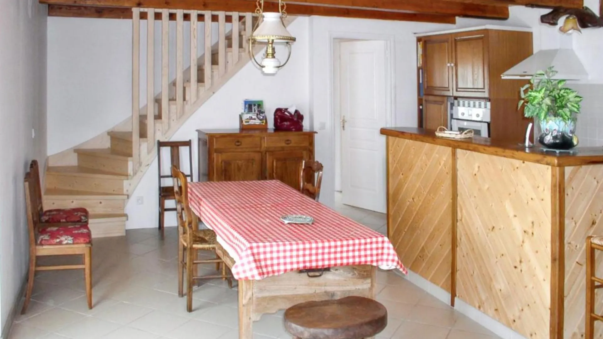 Holiday home Maison Accueillante A Saint-Genes-Champespe + Vue Sur Le Lac