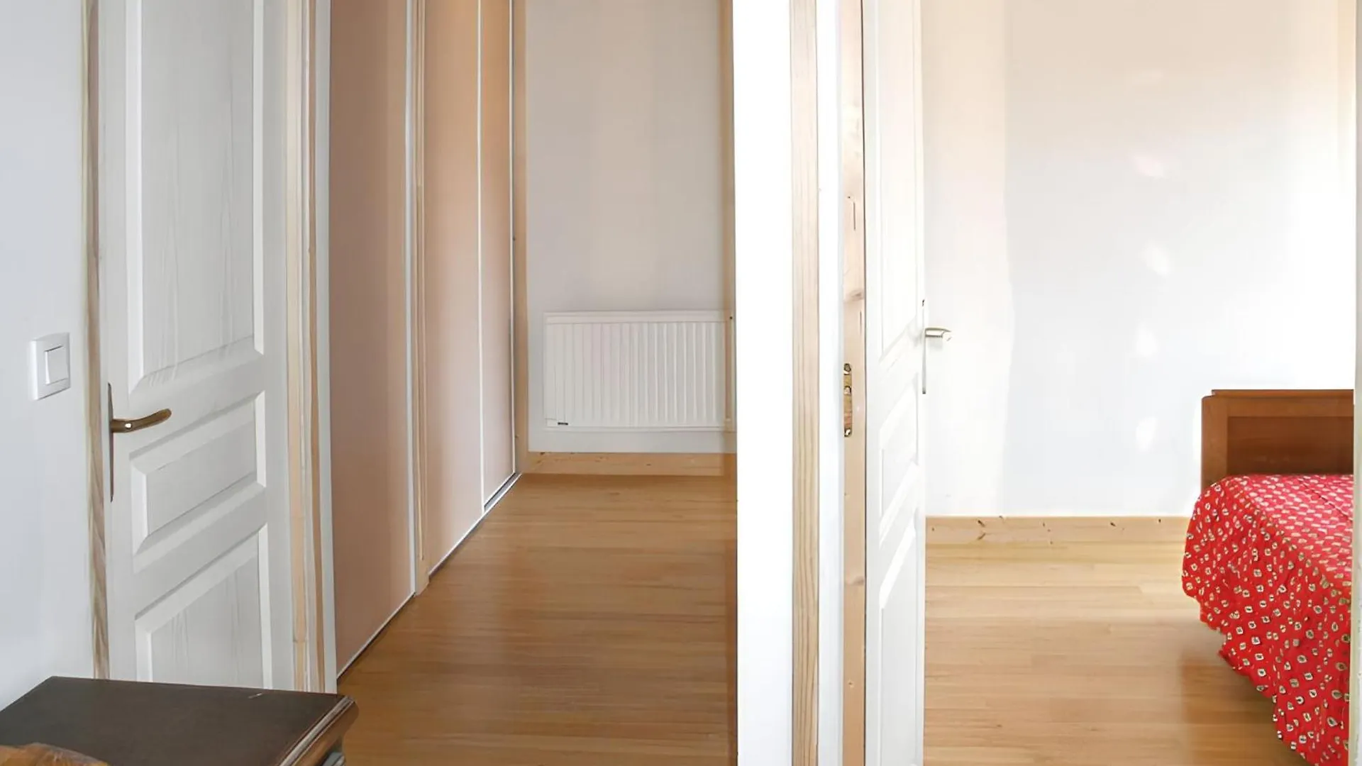Holiday home Maison Accueillante A Saint-Genes-Champespe + Vue Sur Le Lac
